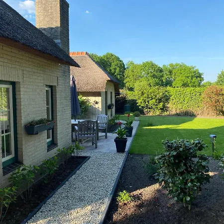 Aaltje's Hoeve * ארמלו